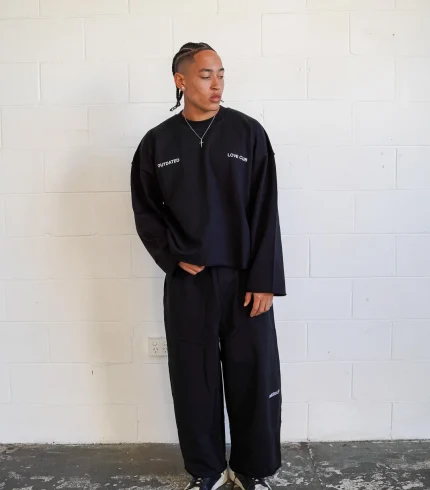 Outdated Distressed Track Black